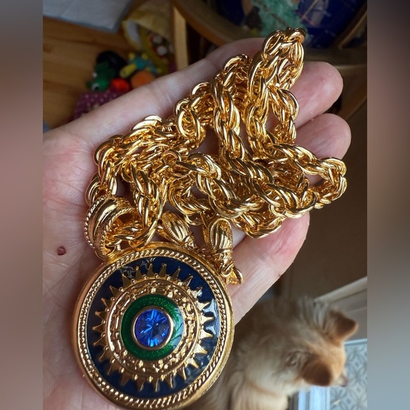 Camrose & Kross Jacqueline Kennedy JBK Sunburst Medallion Necklace NIB Deadstock - Picture 2 of 3